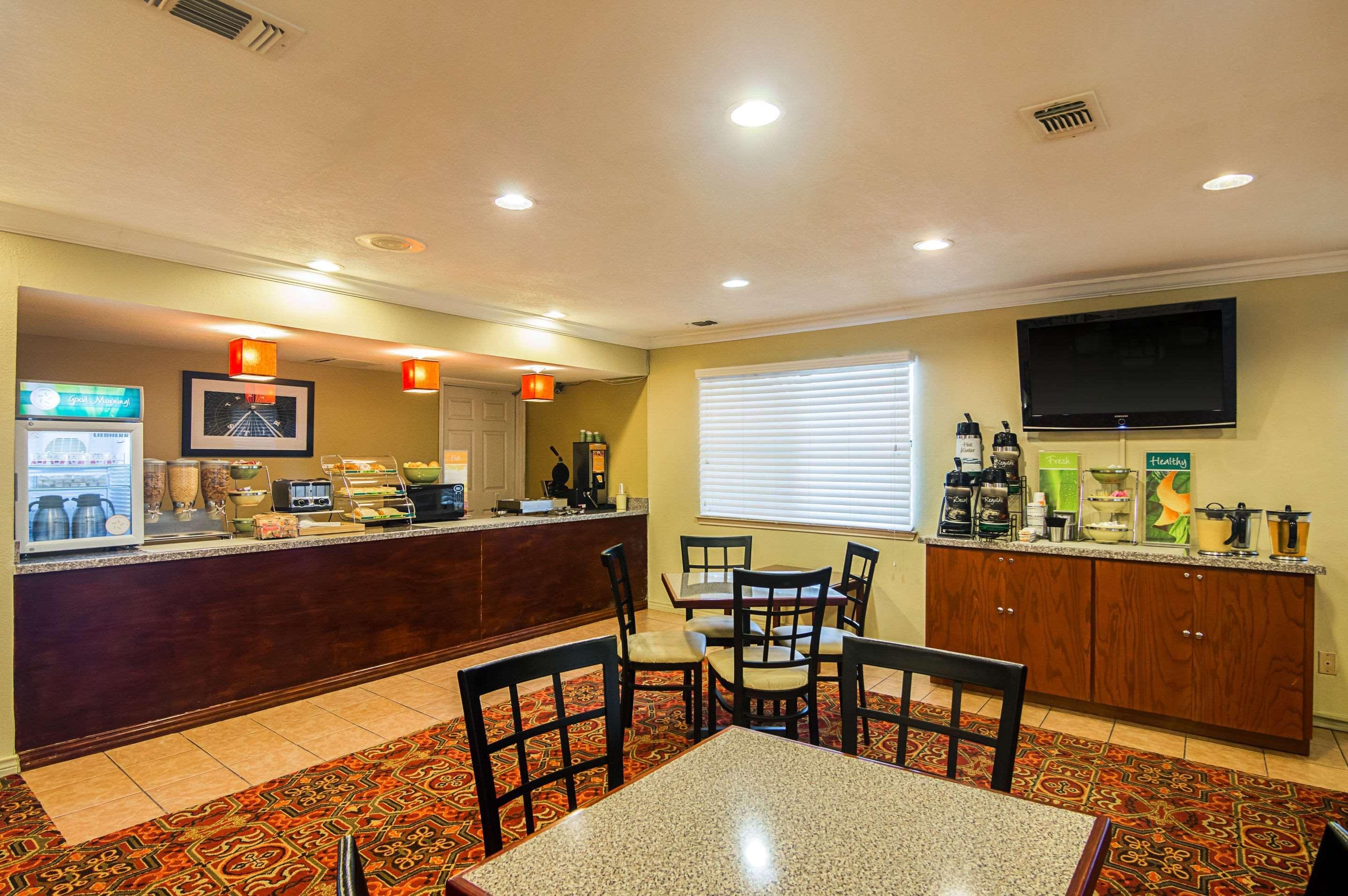 Quality Inn & Suites Garland - East Dallas Exterior foto